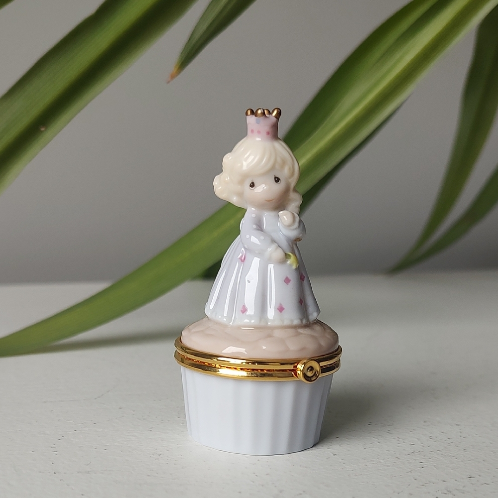 Precious Moments By Enesco Porcelain Hinged Box